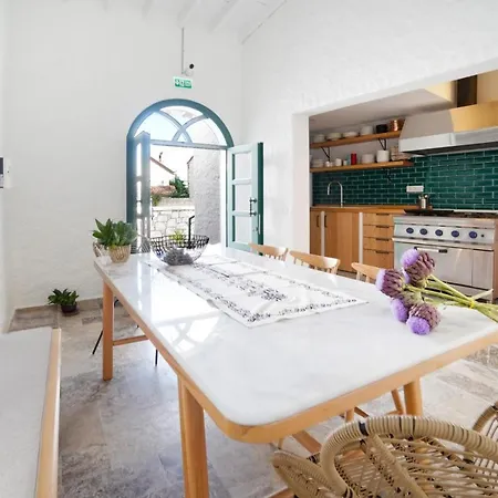 Pom Alacati Boutique Alaçatı