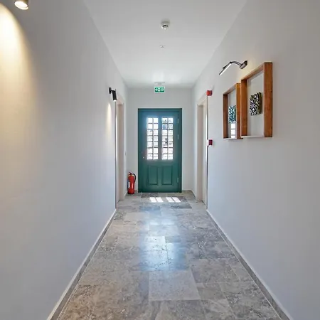 Pom Alacati Boutique Отель *