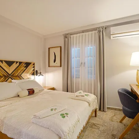 Pom Alacati Boutique Отель Кешме