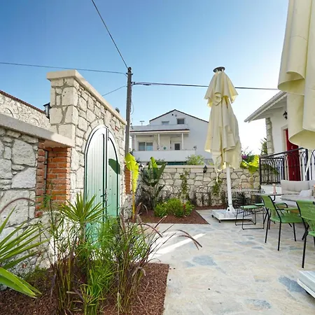 Pom Alacati Boutique *