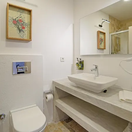 Pom Alacati Boutique