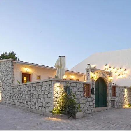 Pom Alaçatı Boutique *