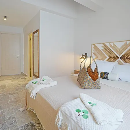 Pom Alaçatı Boutique Hotel *