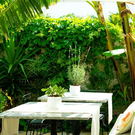 Pom Alaçatı Boutique