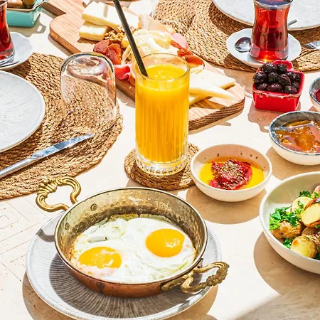 Pom Alaçatı Boutique Hotel